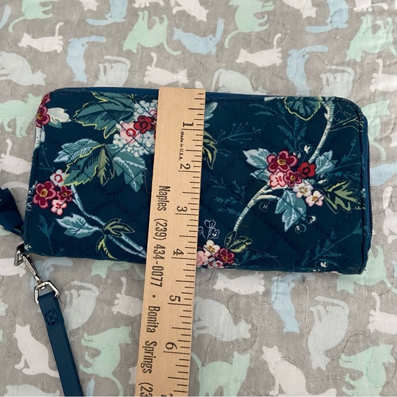 Vera Bradley Rose Toile wristlet - Picture 9 of 9